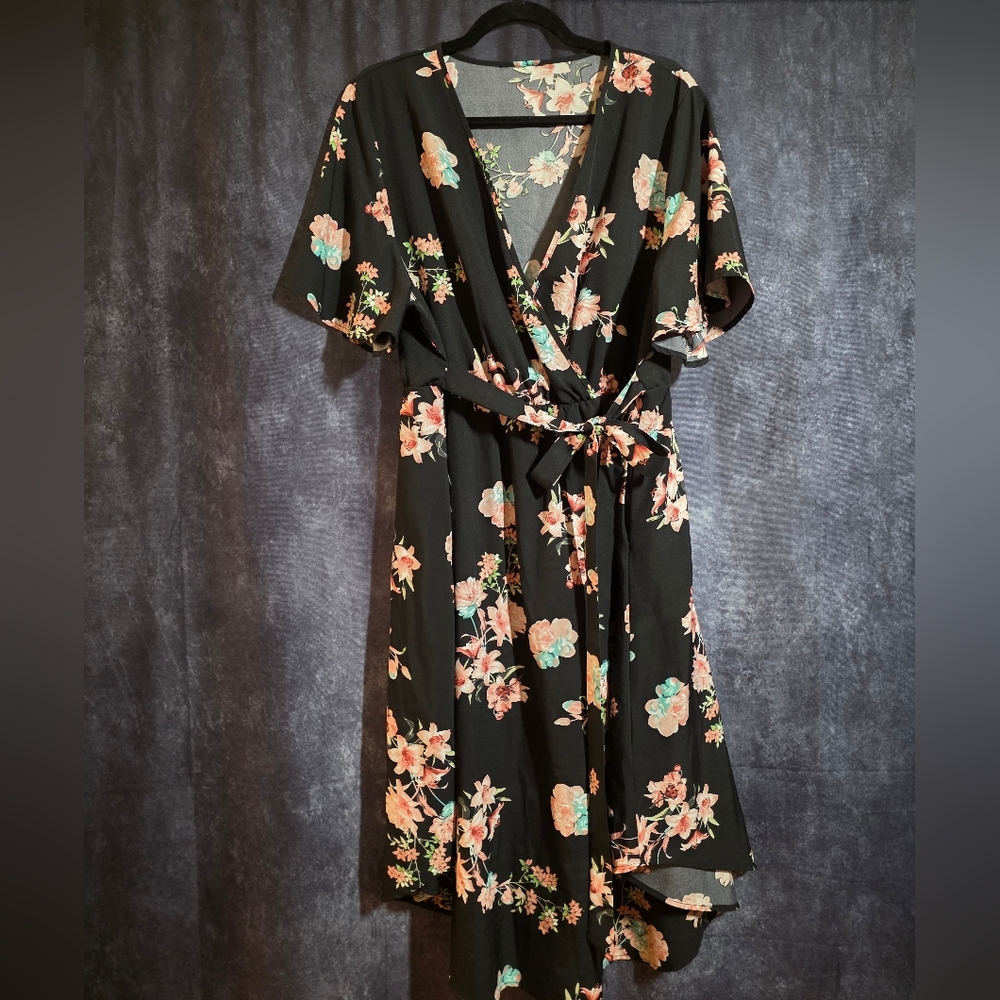 ✨️3/$25✨️ BloomChic Black Floral High Low Dress Plus Size 2X